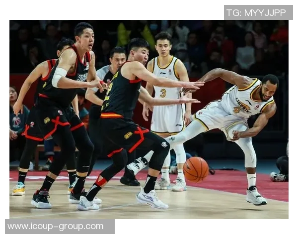 辽宁男篮再胜广东队，取得五连胜迎战深圳队的状态火热